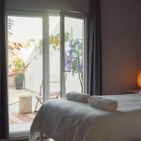 Moniz Surf Lodge Pensión